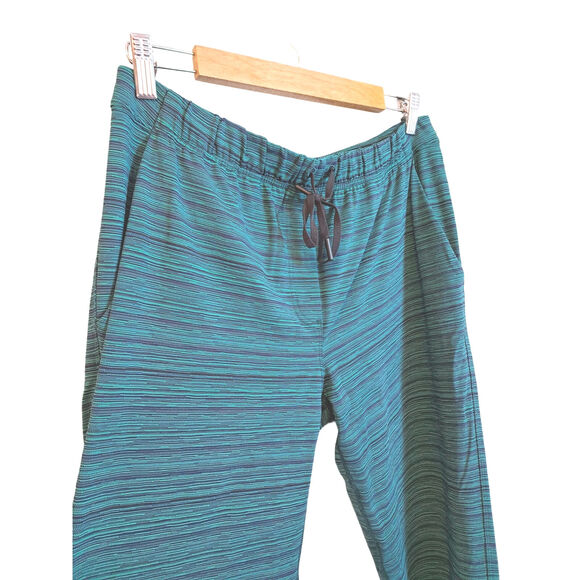 Lululemon Jet Crop Slim Green Stripe Color Luxtreme 7/8 Length Sz M - Picture 3 of 6